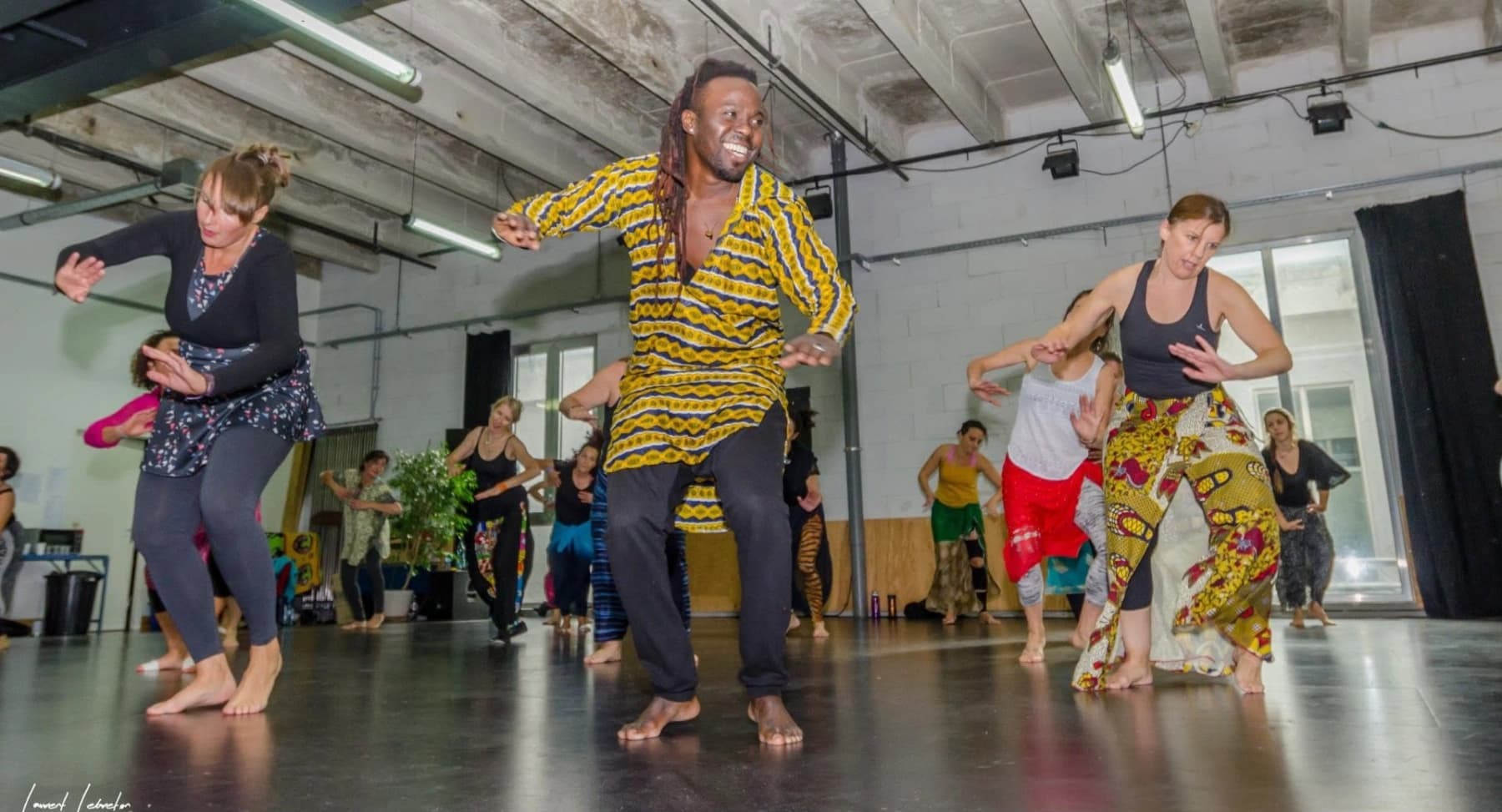 West - Afrikanischer Tanzkurs mit LIVE Trommel Musik Cover